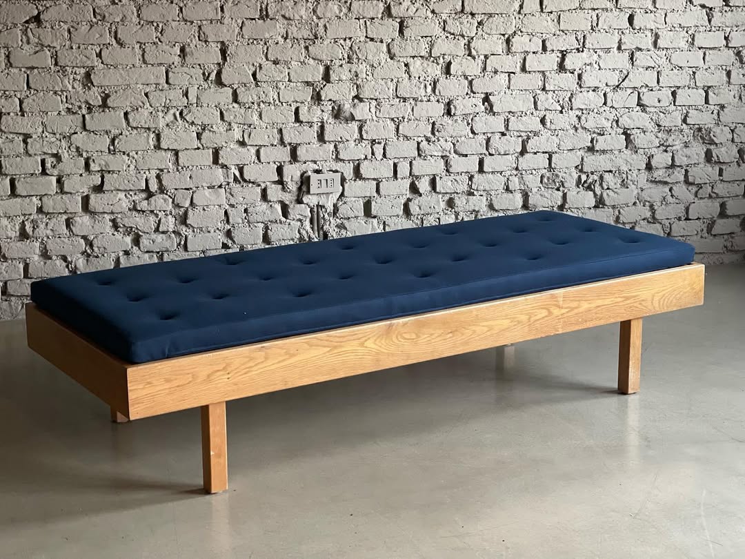 FD36 Teak Desk — 6