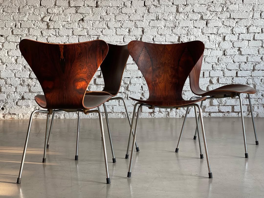 FD523 Side Table — 2