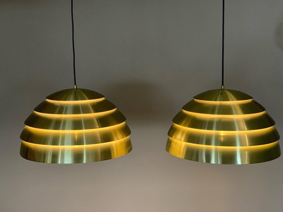 Circular Dining Table — 3