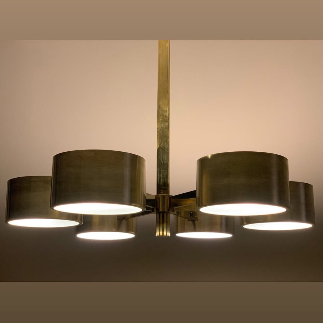 Circular Dining Table — 4