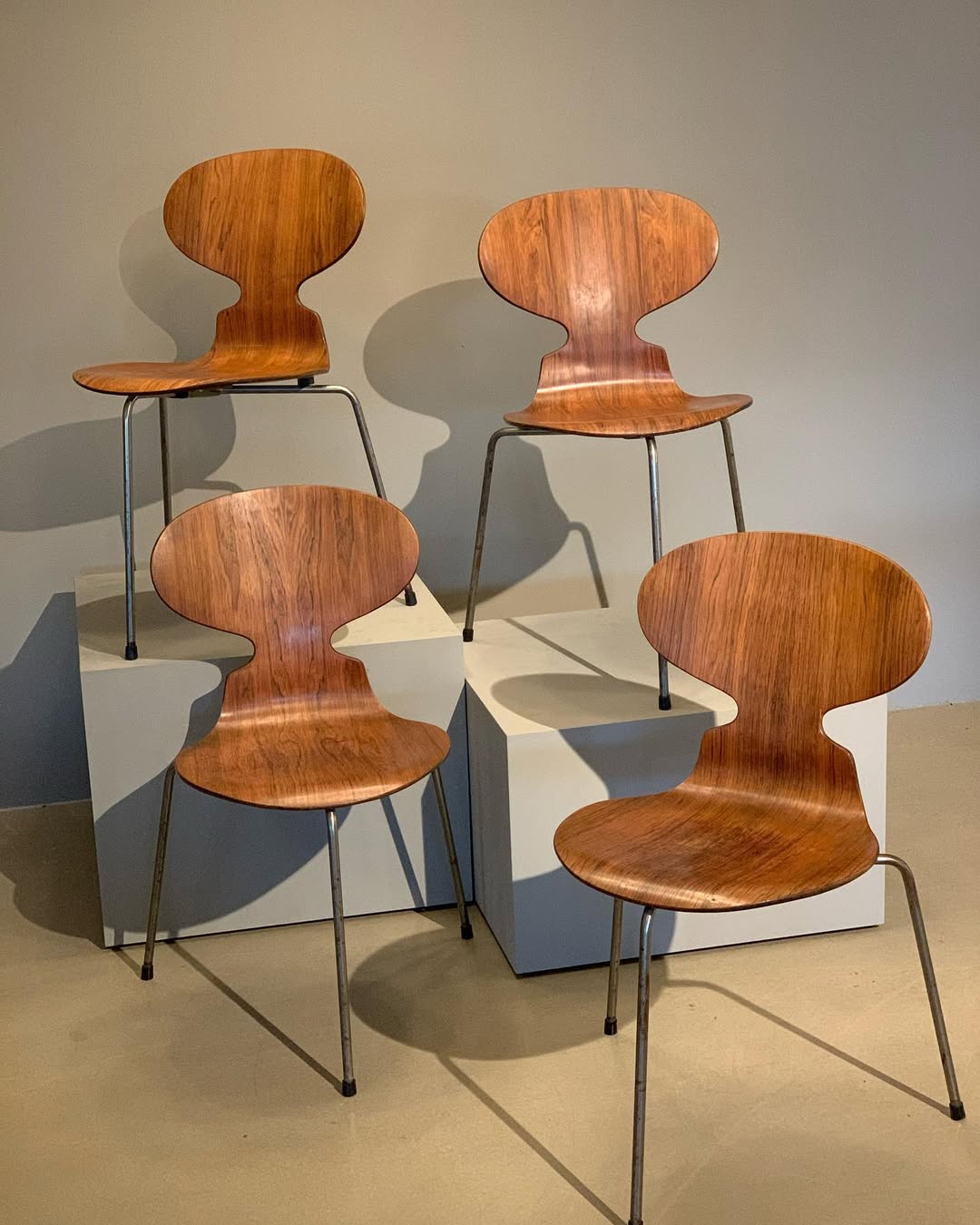 PK22 Lounge Chair — 1