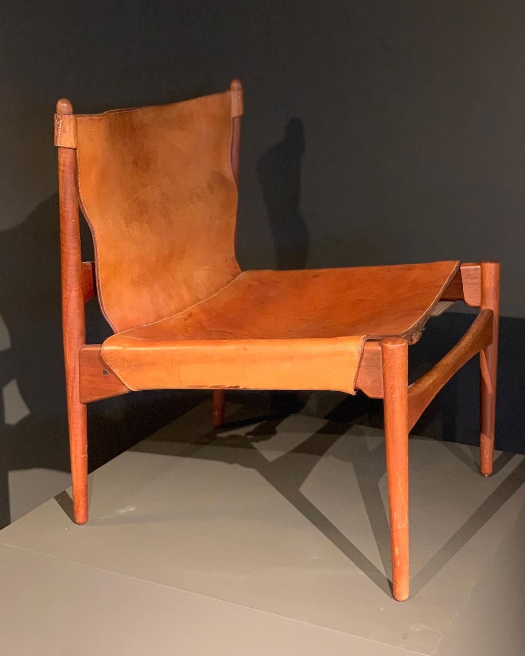 Shell Chair CH07 — 2